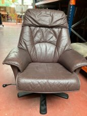A lederen fauteuil