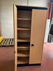 Houten archiefkast met slot