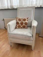 Witte fauteuil