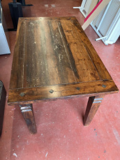 Houten eettafel
