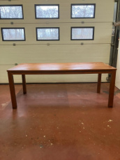 Houten eettafel