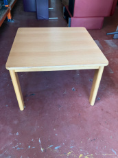 54 Hout kleurig salontafeltje